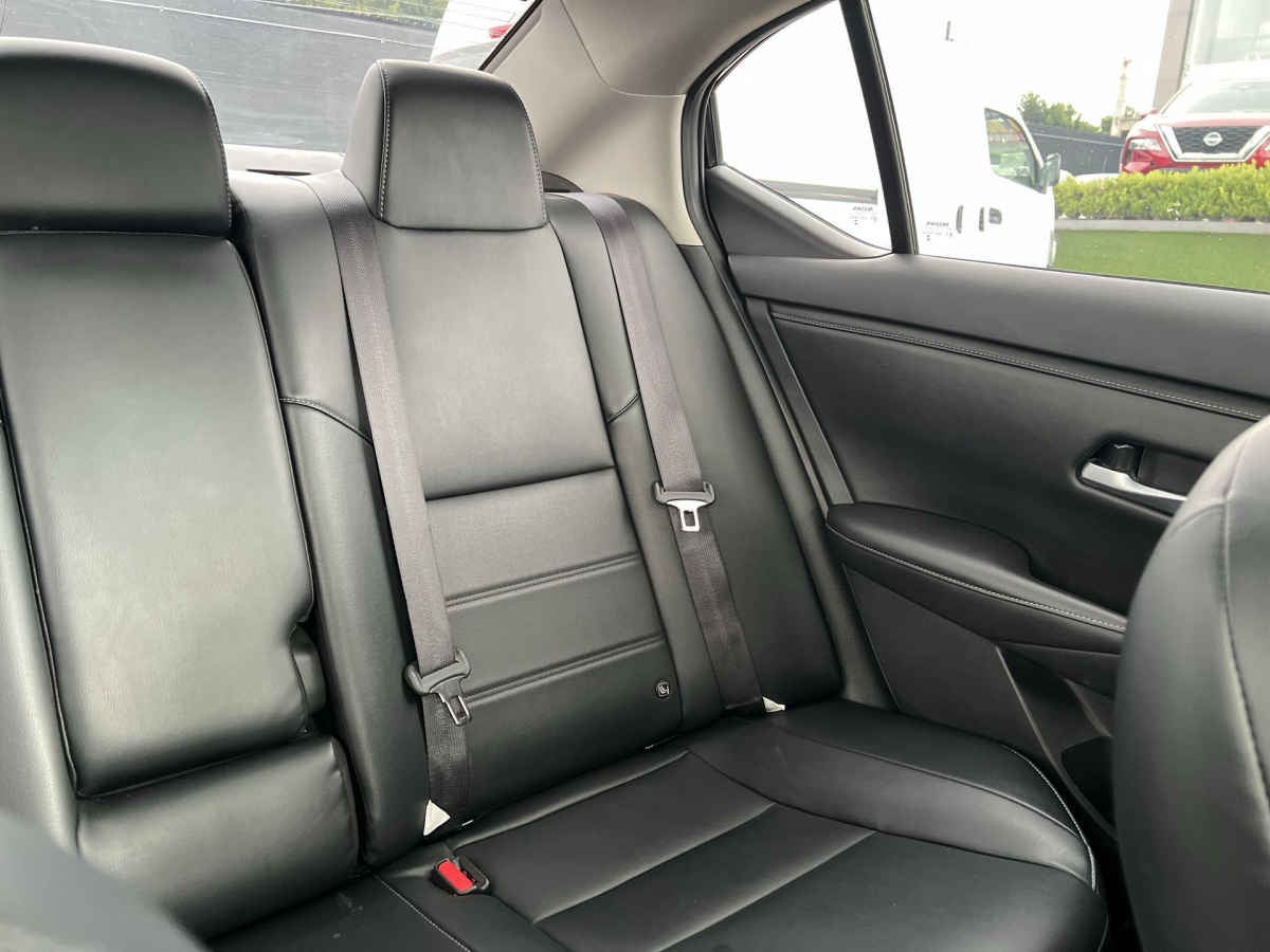2025 Nissan Sentra 4p SR Platinum L4/2.0 Aut