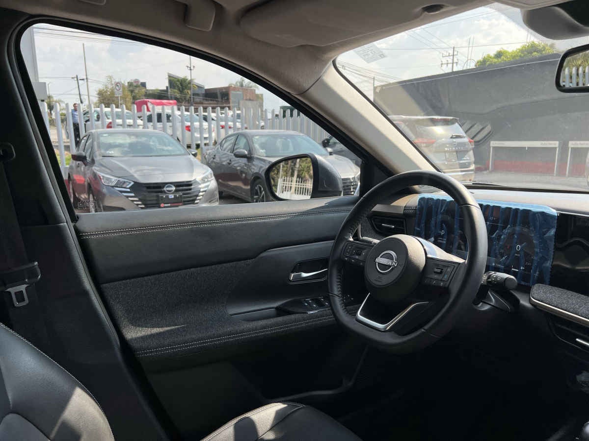2025 Nissan Kicks PLATINUM 2.0 CVT