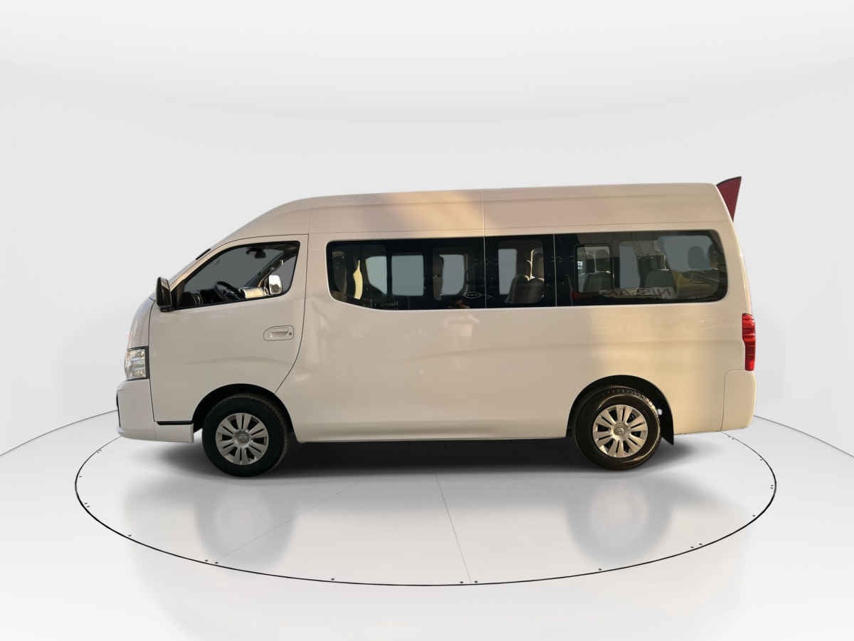 2024 Nissan Urvan 4p Amplia L4/2.5 Man 15/Pas P/Seg