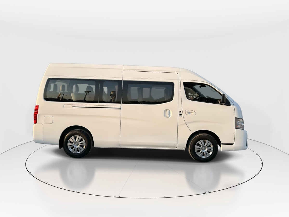 2024 Nissan Urvan 4p Amplia L4/2.5 Man 15/Pas P/Seg