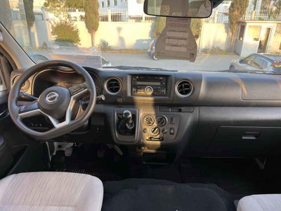 2024 Nissan Urvan 4p Amplia L4/2.5 Man 15/Pas P/Seg